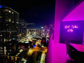 41 SE 5th St 2008, Miami FL 33131