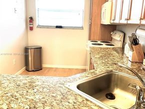 1701 NW 75th Ave 208, Plantation FL 33313
