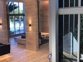 16385 Biscayne Blvd 2206, North Miami Beach FL 33160