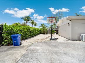 1245 NE 154th St, North Miami Beach FL 33162