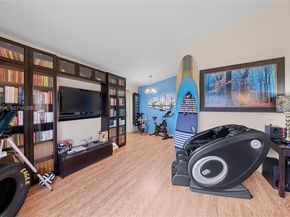 8040 Tatum Waterway Dr 11, Miami Beach FL 33141