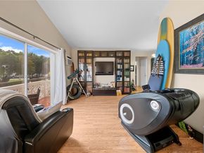 8040 Tatum Waterway Dr 11, Miami Beach FL 33141