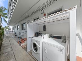 8040 Tatum Waterway Dr 11, Miami Beach FL 33141