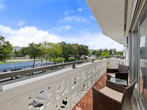 8040 Tatum Waterway Dr 11, Miami Beach FL 33141