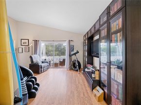 8040 Tatum Waterway Dr 11, Miami Beach FL 33141