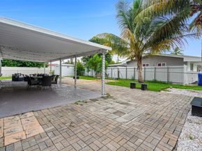 7951 NW 11th St, Pembroke Pines FL 33024