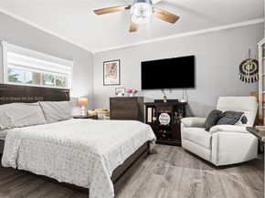 7951 NW 11th St, Pembroke Pines FL 33024