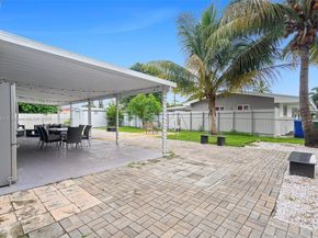 7951 NW 11th St, Pembroke Pines FL 33024
