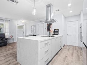 7951 NW 11th St, Pembroke Pines FL 33024