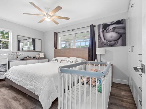 7951 NW 11th St, Pembroke Pines FL 33024