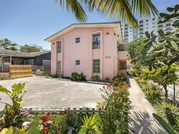 212 NW 7th Ave