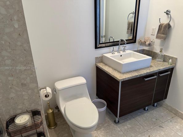 185 SW 7th St 2808, Miami FL 33130