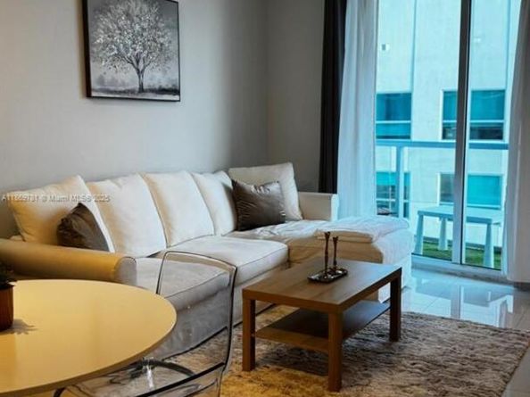 185 SW 7th St 2808, Miami FL 33130