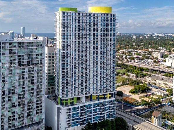 185 SW 7th St 2808, Miami FL 33130