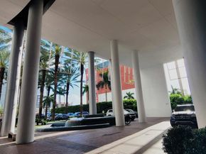 185 SW 7th St 2808, Miami FL 33130