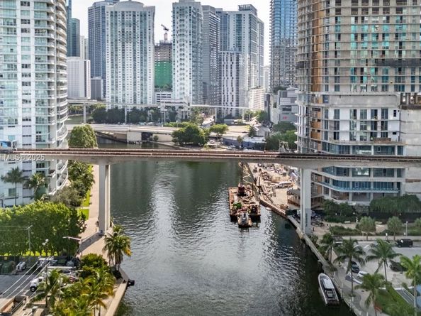185 SW 7th St 2808, Miami FL 33130