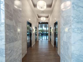 185 SW 7th St 2808, Miami FL 33130