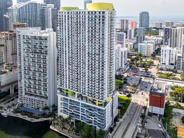 185 SW 7th St 2808, Miami FL 33130