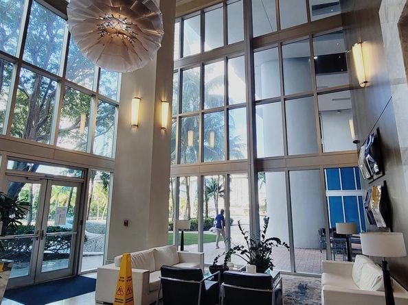 185 SW 7th St 2808, Miami FL 33130