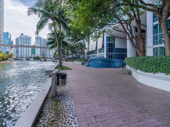 185 SW 7th St 2808, Miami FL 33130