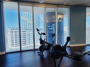 185 SW 7th St 2808, Miami FL 33130