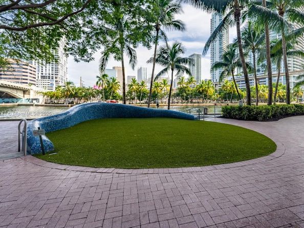 185 SW 7th St 2808, Miami FL 33130