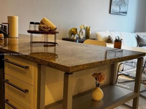 185 SW 7th St 2808, Miami FL 33130
