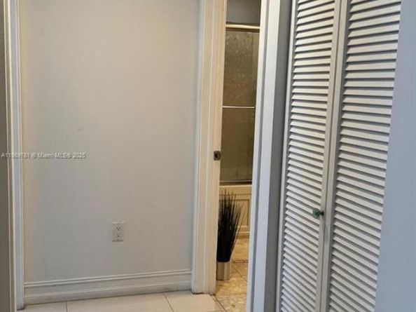 185 SW 7th St 2808, Miami FL 33130