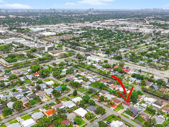 390 NE 51st Ct, Oakland Park FL 33334