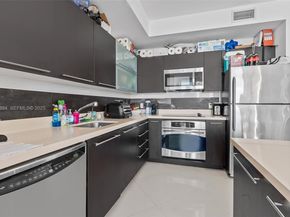 90 SW 3rd St 1410, Miami FL 33130