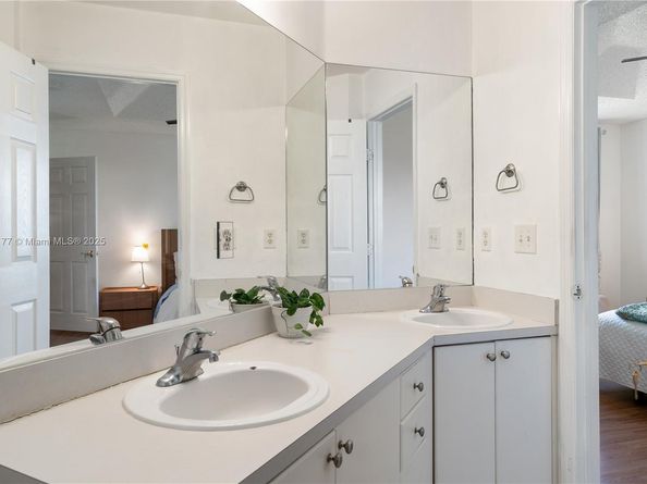 2229 SE 25th Ave 2229, Homestead FL 33035