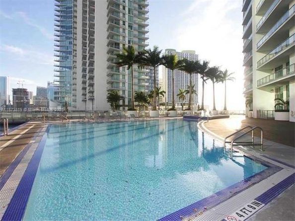90 SW 3rd St 1809, Miami FL 33130