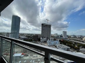 90 SW 3rd St 1809, Miami FL 33130