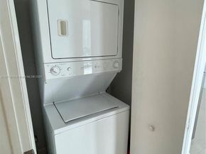 90 SW 3rd St 1809, Miami FL 33130