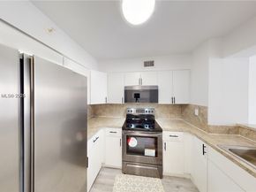 501 SW 1st St 607, Miami FL 33130