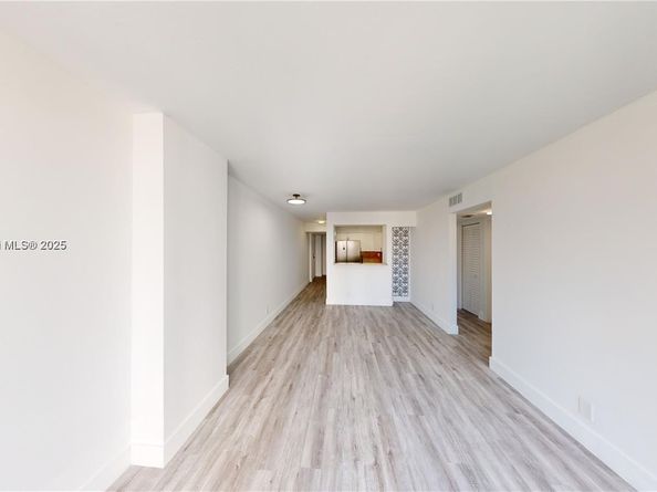 501 SW 1st St 607, Miami FL 33130