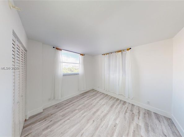 501 SW 1st St 607, Miami FL 33130