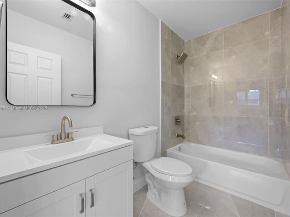 349 NW 40th St 201, Oakland Park FL 33309