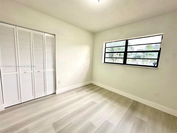 761 NW 197th Ter, Miami Gardens FL 33169