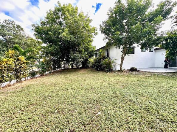 761 NW 197th Ter, Miami Gardens FL 33169