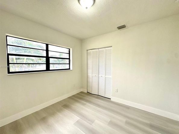 761 NW 197th Ter, Miami Gardens FL 33169