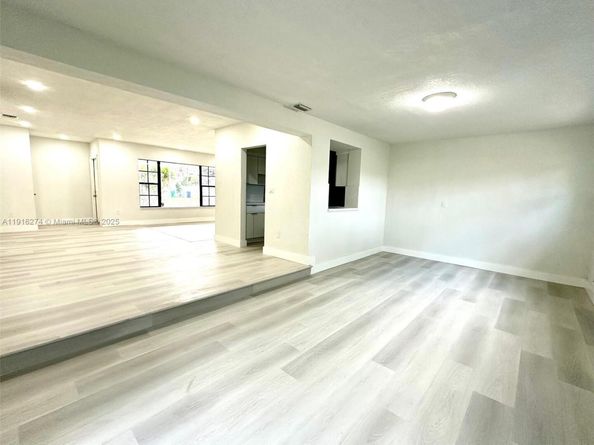 761 NW 197th Ter, Miami Gardens FL 33169