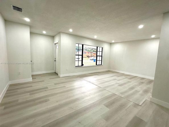 761 NW 197th Ter, Miami Gardens FL 33169