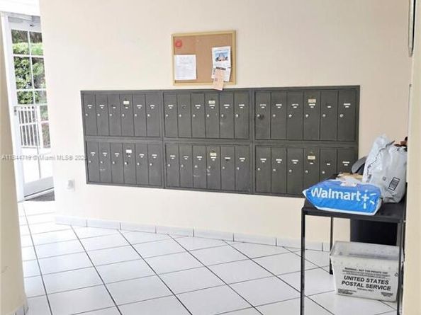 1 Alhambra Cir 501, Coral Gables FL 33134