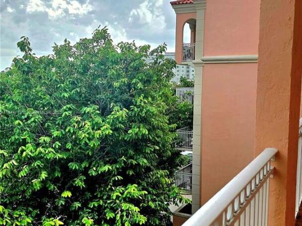 1 Alhambra Cir 501, Coral Gables FL 33134