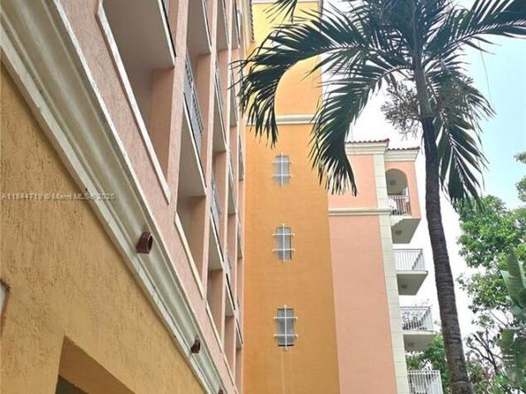 1 Alhambra Cir 501, Coral Gables FL 33134