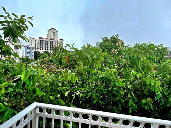 1 Alhambra Cir 501, Coral Gables FL 33134