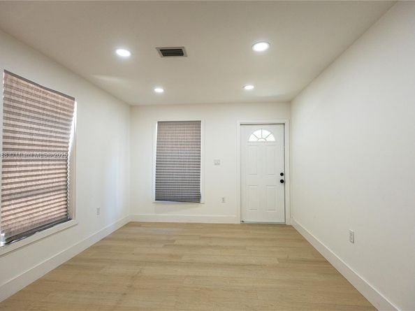 812 33rd St, West Palm Beach FL 33407