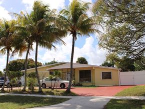 3740 SW 32nd St, West Park FL 33023