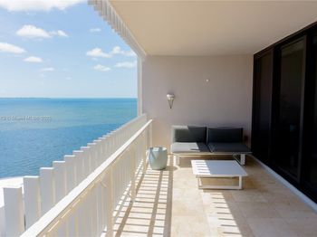 3 Grove Isle Dr